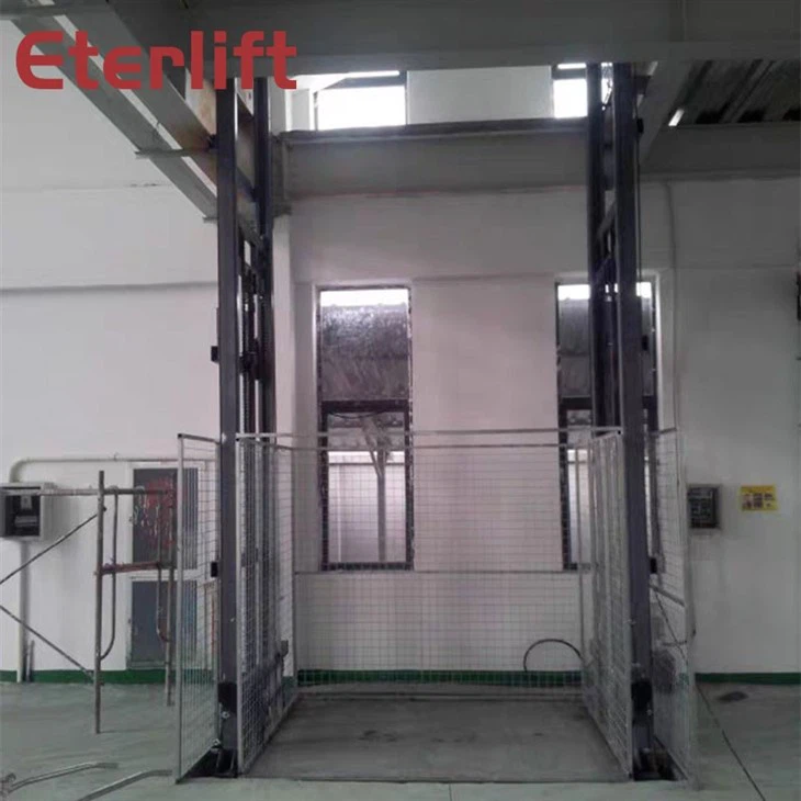Warehouse Cargo Lift